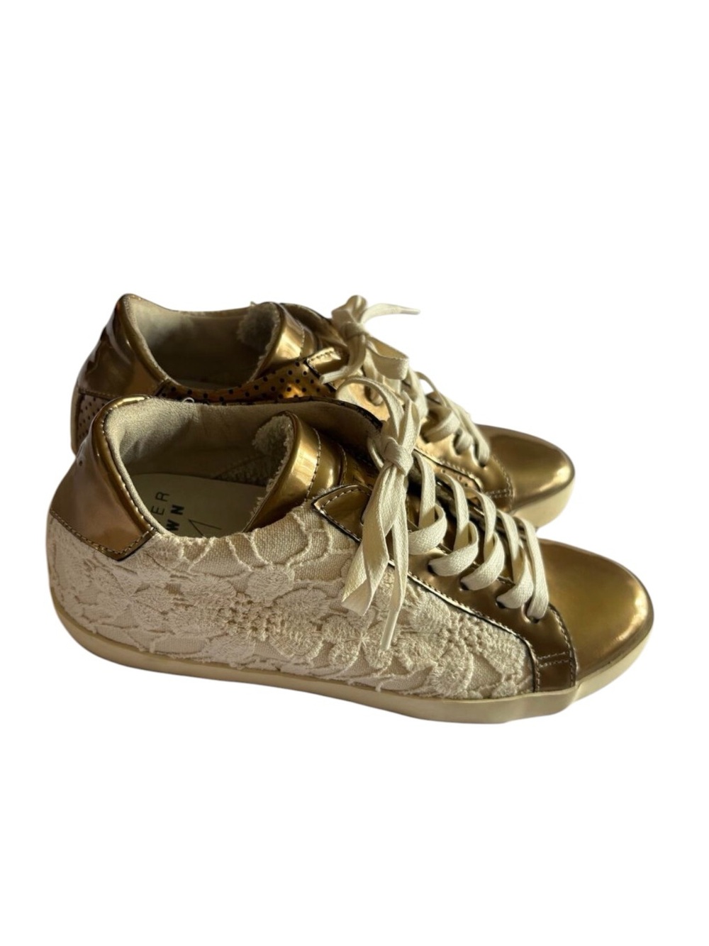 Leather Crown Italy Gold Lace Low Top Sneakers Womens EU 35 US 5 Metallic